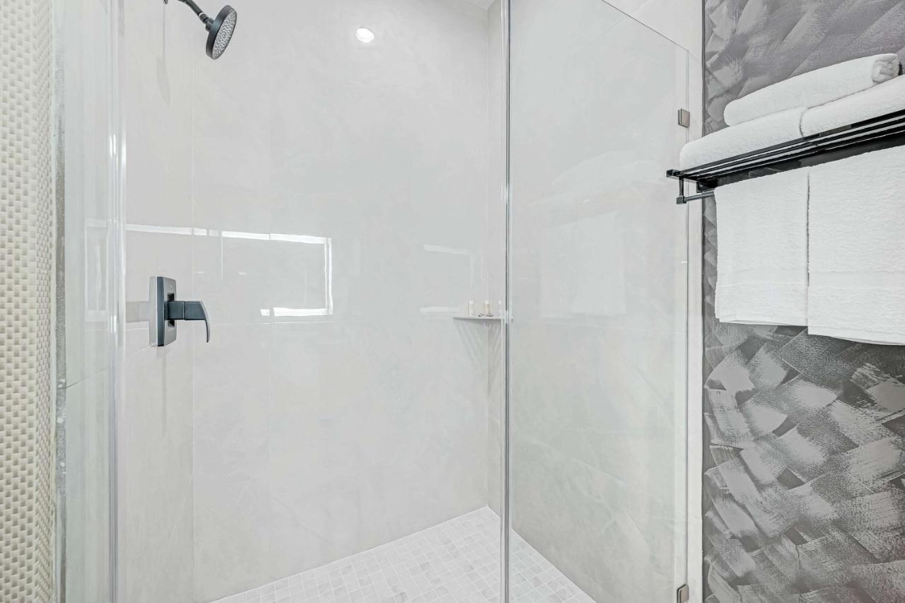 Surestay Hotel By Best Western Houston Southeast South Houston Bagian luar foto