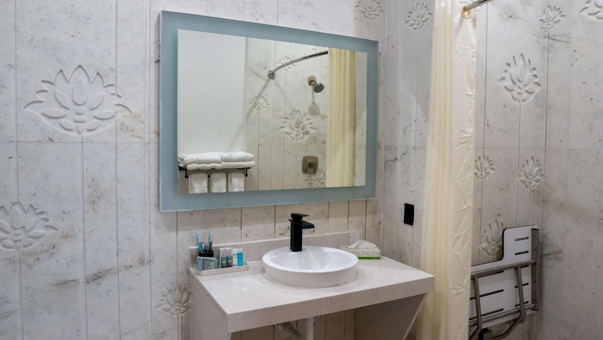 Surestay Hotel By Best Western Houston Southeast South Houston Bagian luar foto
