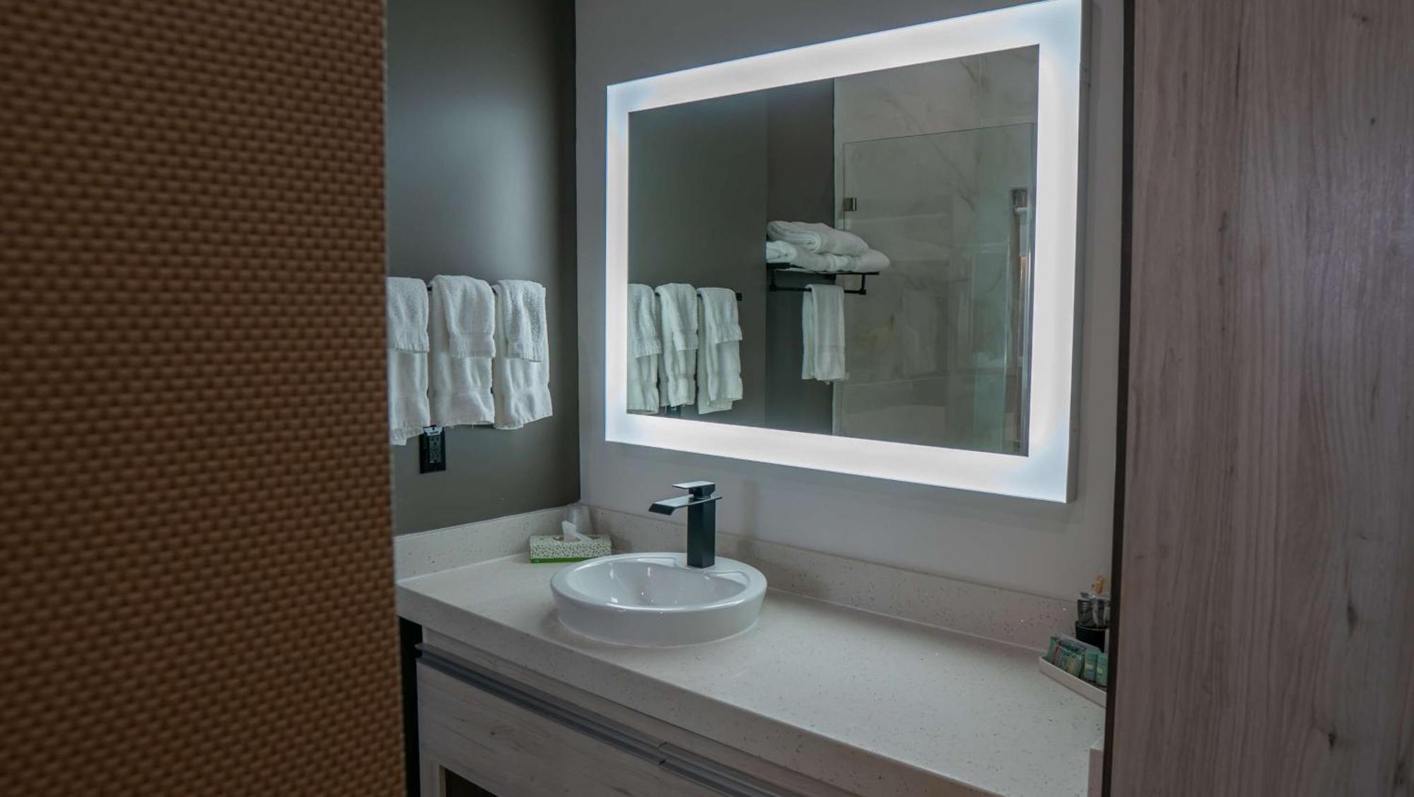 Surestay Hotel By Best Western Houston Southeast South Houston Bagian luar foto
